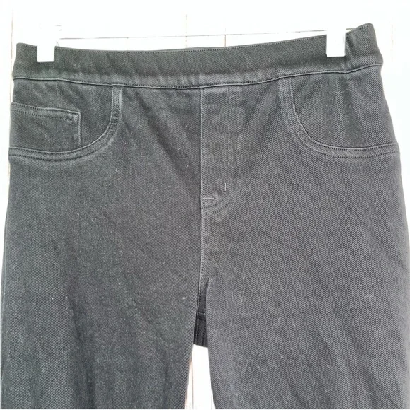 Spanx Black Faux Jeans With Back Pockets - Picture 2 of 5